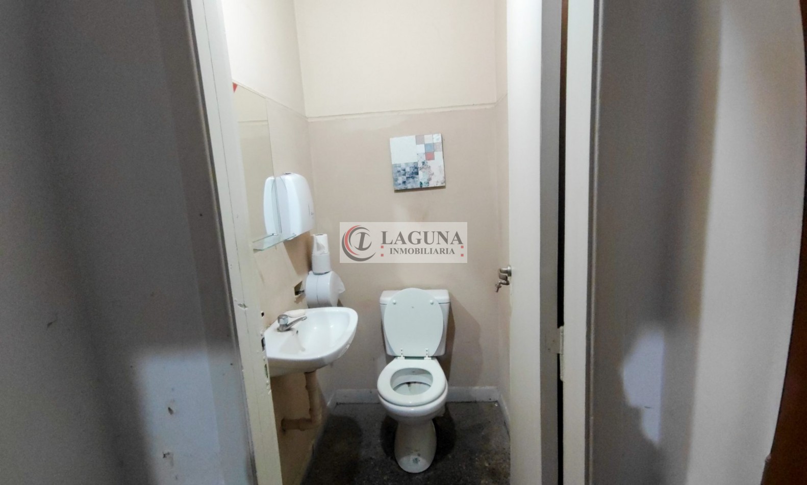 ALQUILER EXCELENTE LOCAL COMERCIAL Y OFICINAS SOBRE AV. HIPOLITO YRIGOYEN - BANFIELD