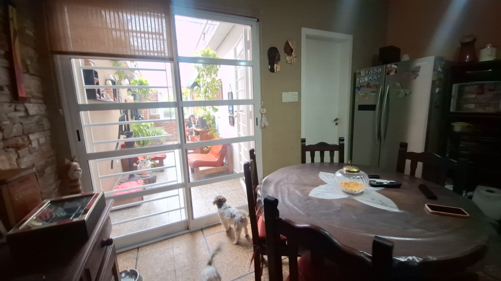 VENTA DE CASA 3 AMBIENTES CON 3 DORMITORIOS, 2 BAÑOS, JARDIN CON PARRILLA, PILETA CLIMATIZADA Y GARAGE CUBIERTO