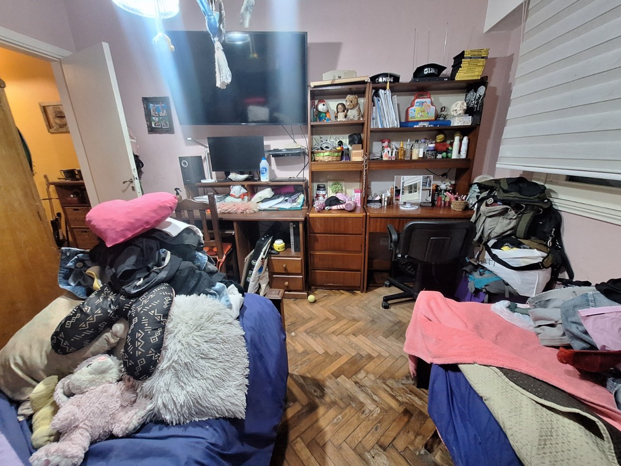 VENTA DE CASA 3 AMBIENTES CON 3 DORMITORIOS, 2 BAÑOS, JARDIN CON PARRILLA, PILETA CLIMATIZADA Y GARAGE CUBIERTO