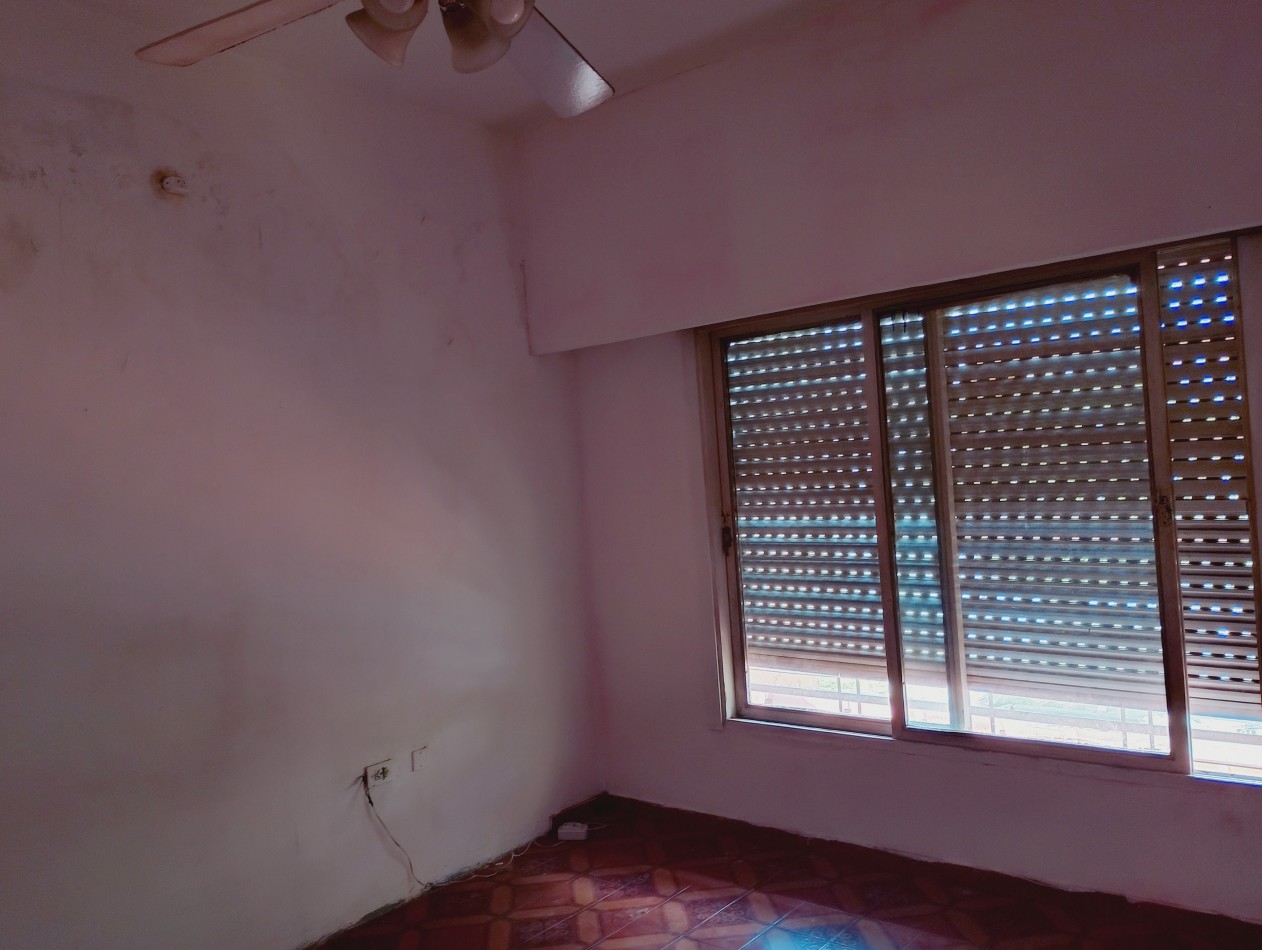 Alquiler de departamento 3am con patio.