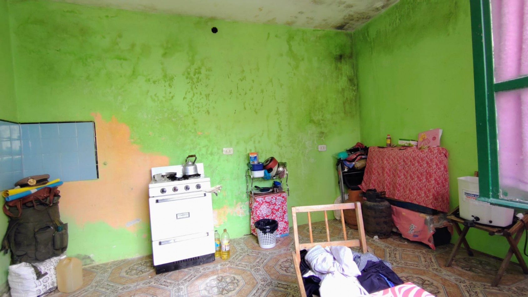 VENTA DE TERRENO CON 2 PH 3 Y 2 AMBIENTES A RECICLAR