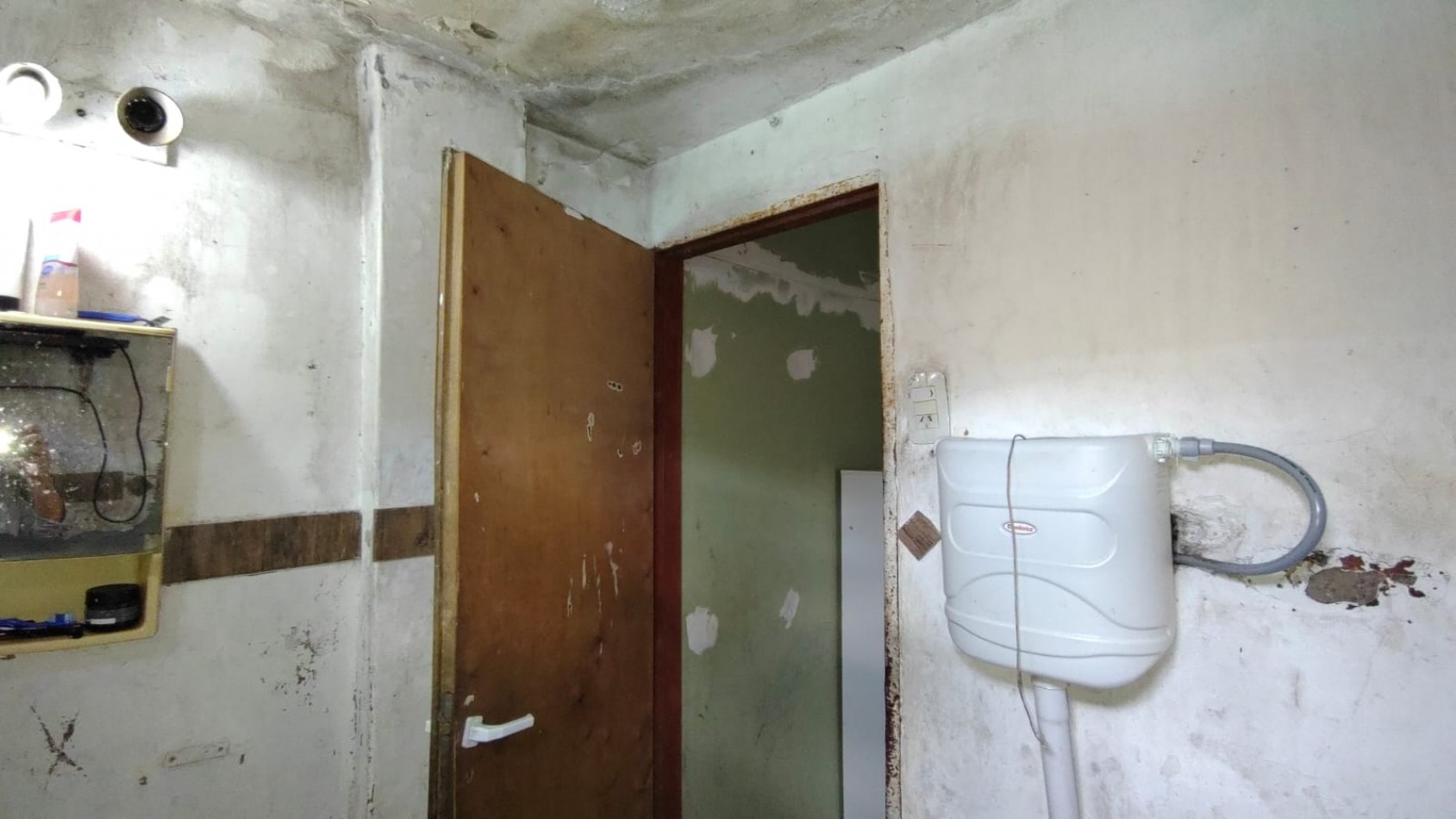 VENTA DE TERRENO CON 2 PH 3 Y 2 AMBIENTES A RECICLAR