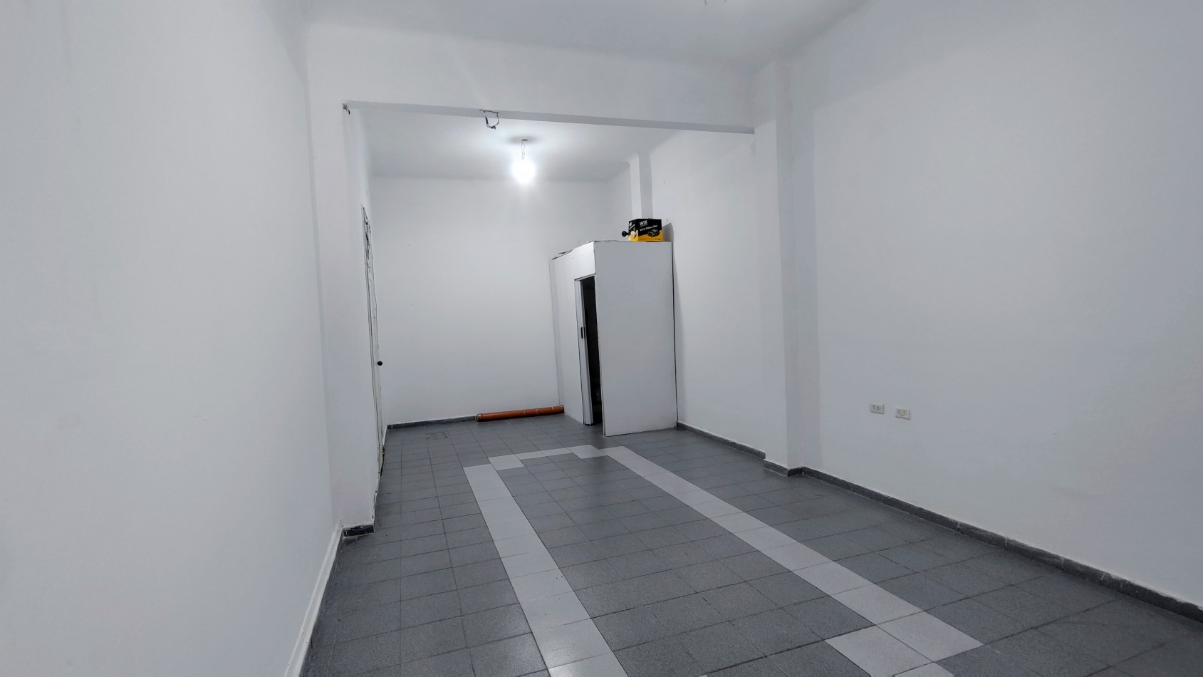 ALQUILER DE LOCAL COMERCIAL EN EXCELENTE ESTADO - VALENTIN ALSINA