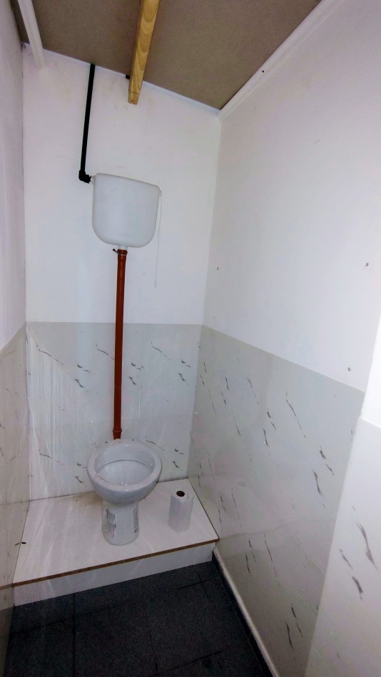 ALQUILER DE LOCAL COMERCIAL EN EXCELENTE ESTADO - VALENTIN ALSINA