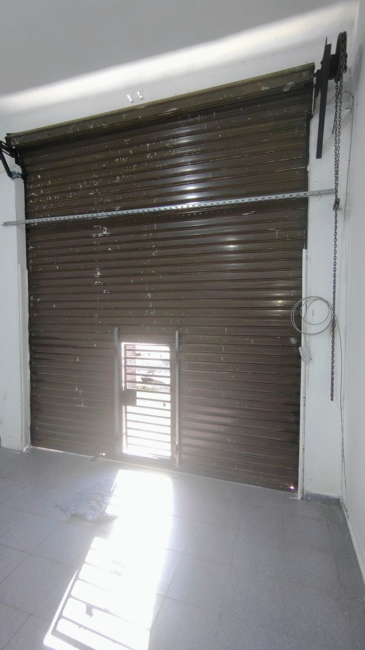 ALQUILER DE LOCAL COMERCIAL EN EXCELENTE ESTADO - VALENTIN ALSINA