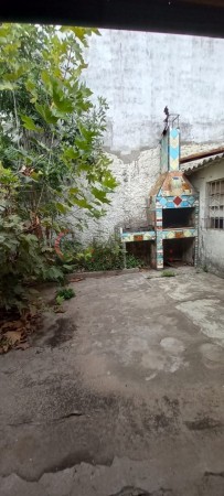 VENTA DE CASA EN ESQUINA CON TERRAZA, PATIO Y GARAJE + DTO 2 AM A TERMINAR. SE FINANCIA ! CONSULTE