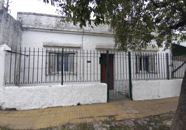 VENTA DE CASA A REFACCIONAR CON GRAN LOTE - ¡SE ESCUCHAN PROPUESTAS!
