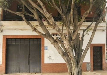 VENTA IMPONENTE CASA DE 5 DORMITORIOS CON GRAN GALPON DE 2 PISOS. ¡SE ESCUCHAN PROPUESTAS!