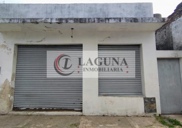 VENTA DE PROPIEDAD MULTIESPACIO CON CASA, LOCAL AL FRENTE Y GRAN LOTE PROPIO SE ESCUCHAN PROPUESTAS